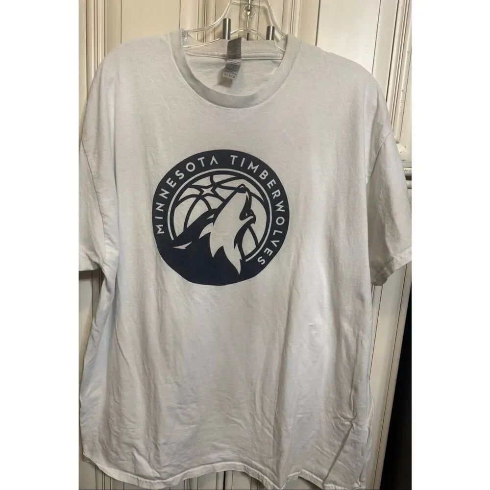 Gildan Men's NBA Minnesota Timberwolves Logo Graphic T-Shirt White Blue Size XL